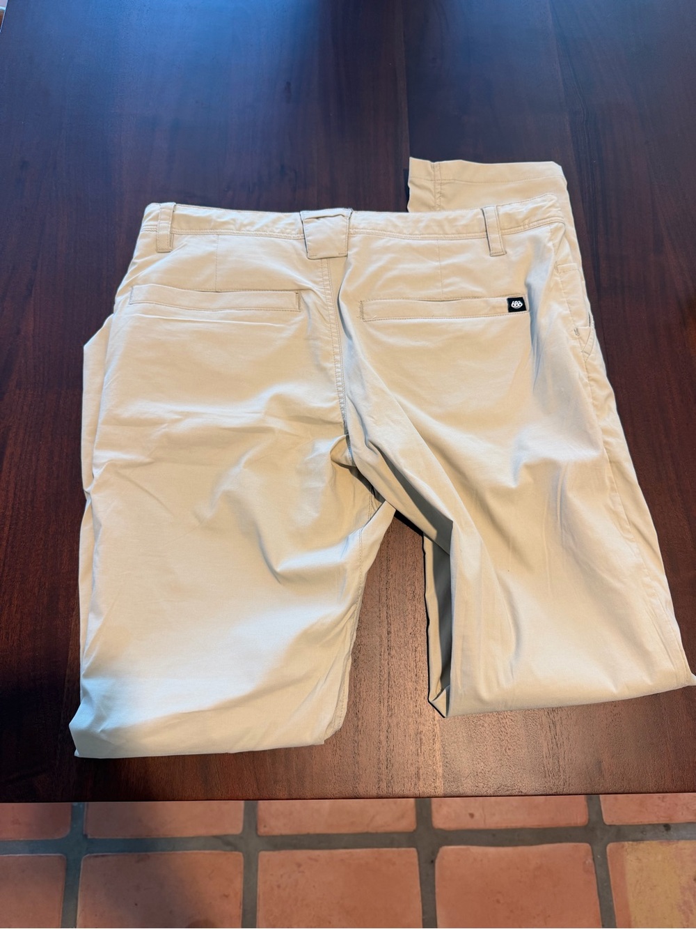 686 Featherlight Chinos Size Medium - Picture 2 of 6